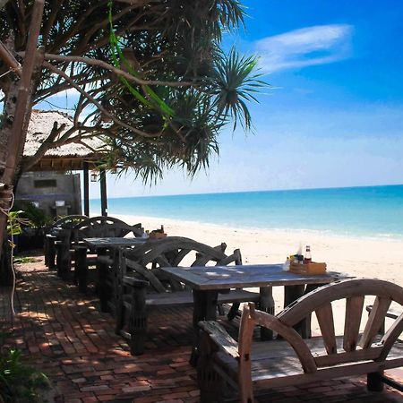 纯净海滩度假酒店 Ko Lanta 外观 照片