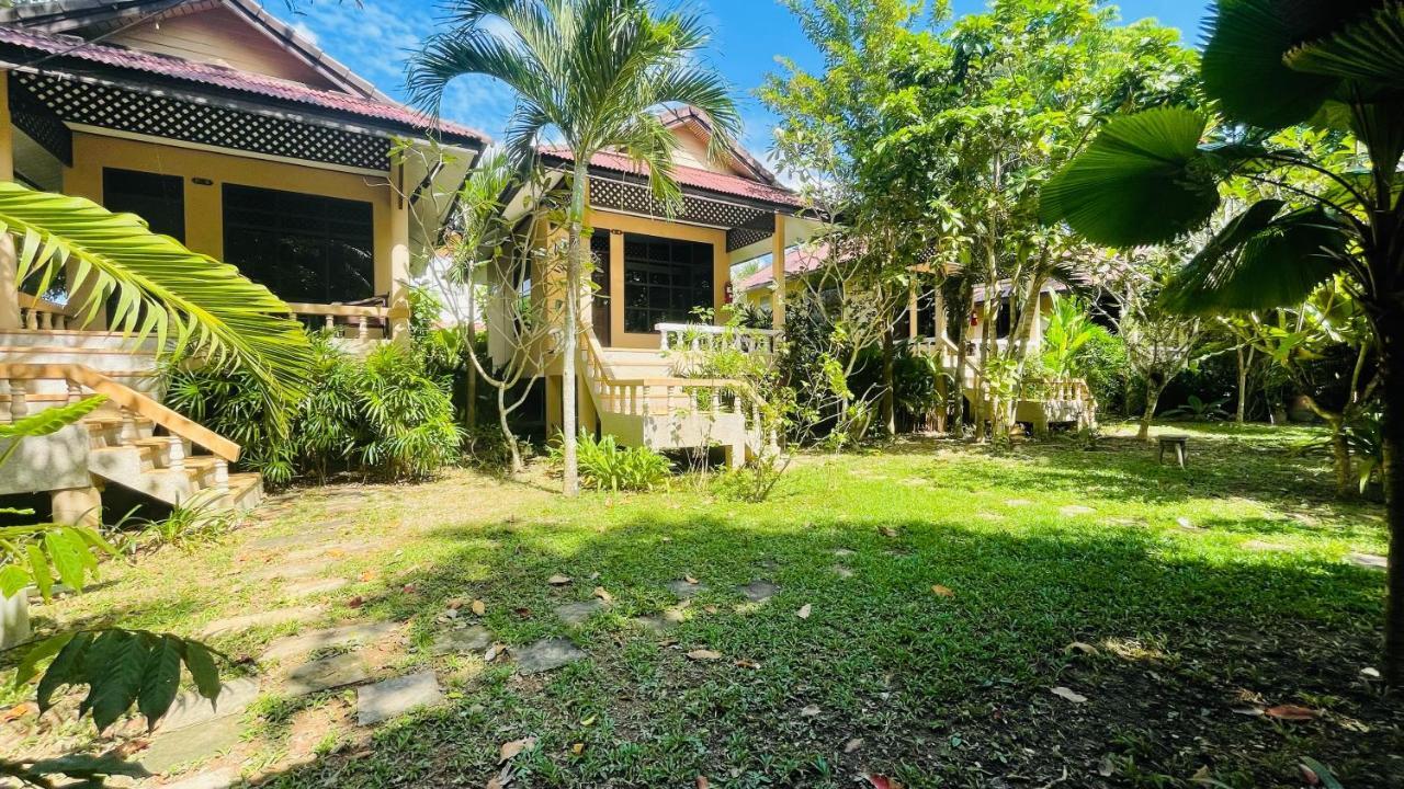 纯净海滩度假酒店 Ko Lanta 外观 照片