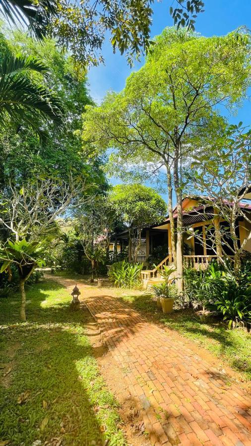 纯净海滩度假酒店 Ko Lanta 外观 照片