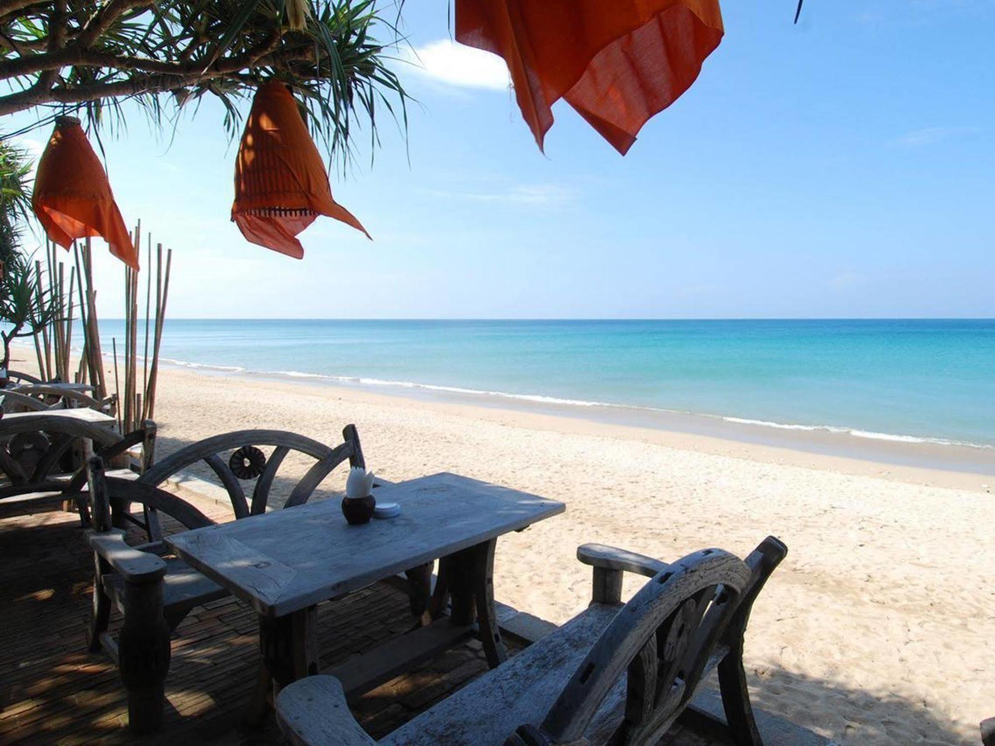 纯净海滩度假酒店 Ko Lanta 外观 照片