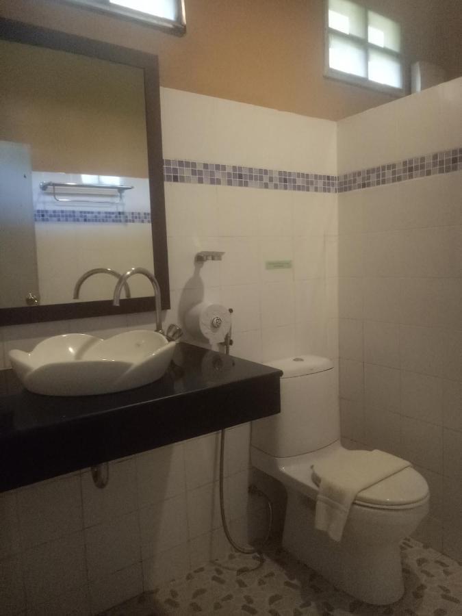纯净海滩度假酒店 Ko Lanta 外观 照片