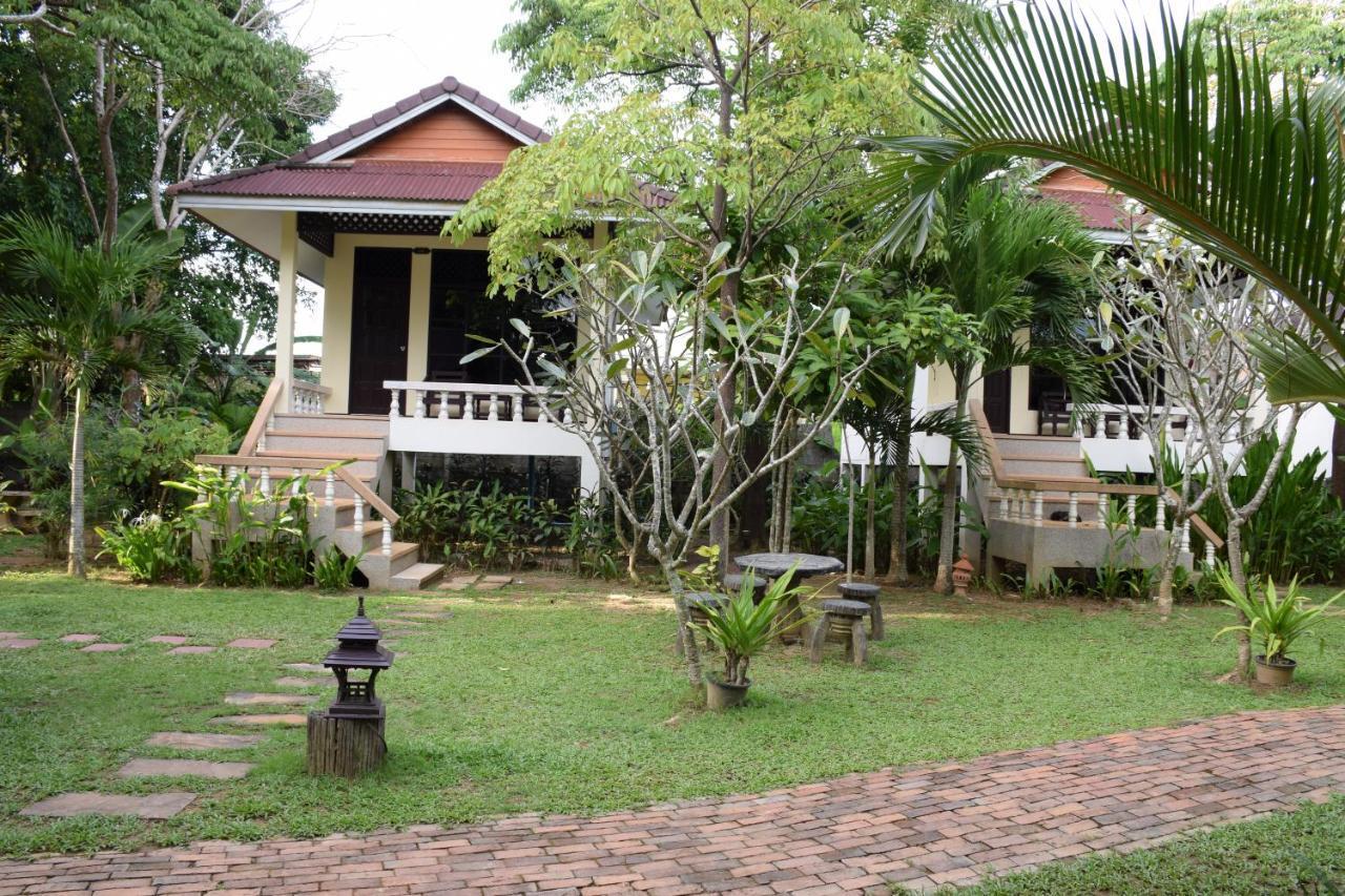纯净海滩度假酒店 Ko Lanta 外观 照片